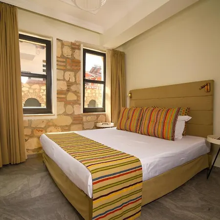 Warm Garden Flat With Patio Near Hadrian's Gate Lägenhet Antalya