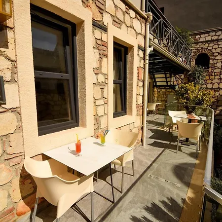 Warm Garden Flat With Patio Near Hadrian's Gate Lägenhet