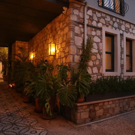 アパート Warm Garden Flat With Patio Near Hadrian's Gate アンタルヤ