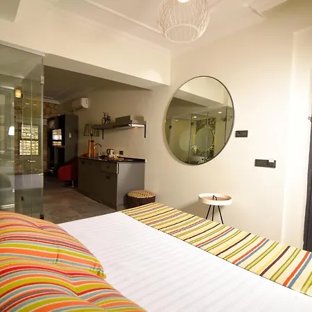 Warm Garden Flat With Patio Near Hadrian's Gate Apartament Antalya