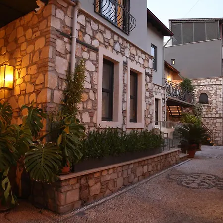 Warm Garden Flat With Patio Near Hadrian's Gate