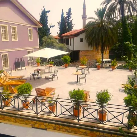 Warm Garden Flat With Patio Near Hadrian's Gate * Antalya